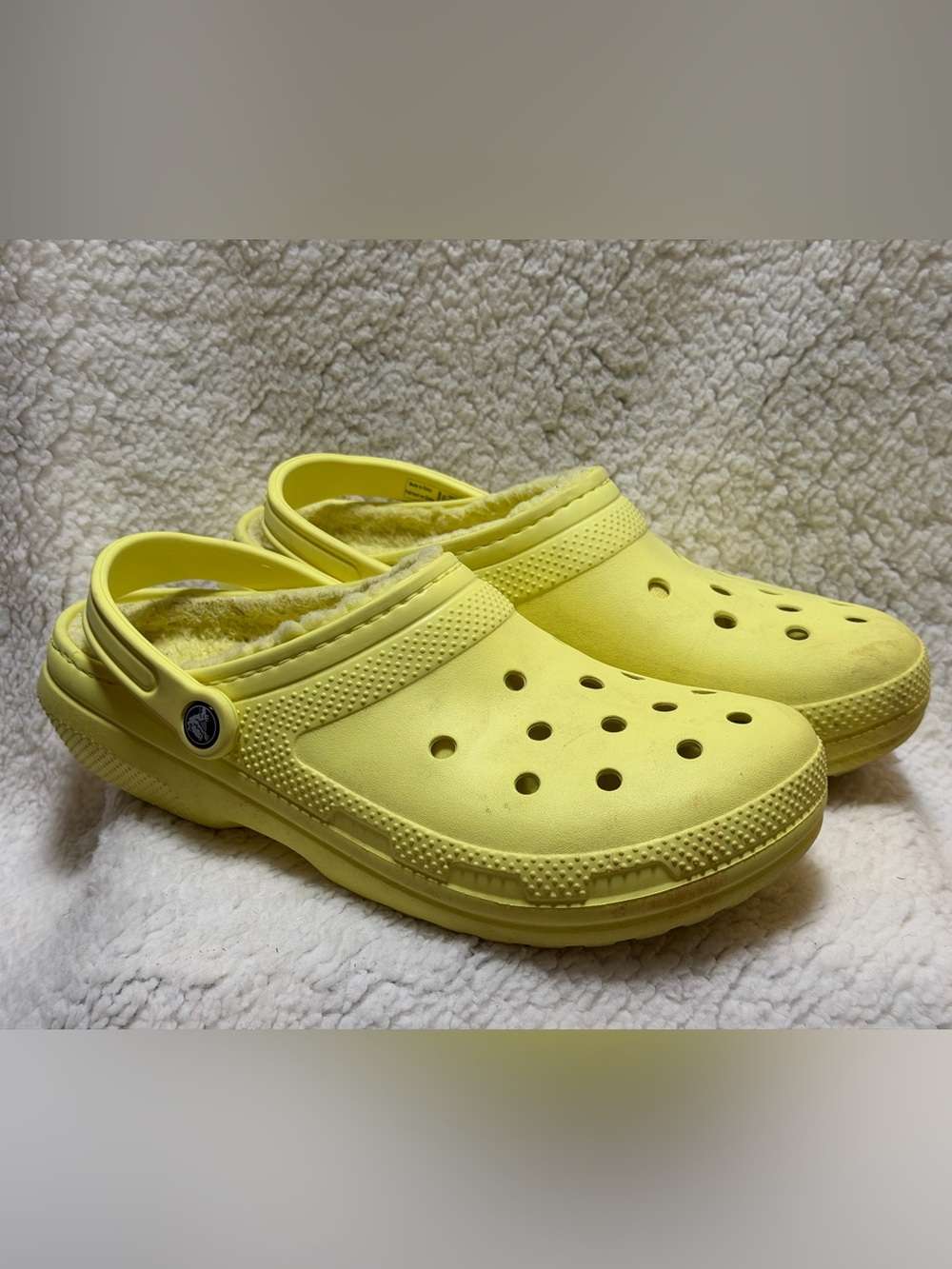 Mens Crocs Comfort Bright Yellow Faux Fur Lined Clogs Size 10 Women’s 12